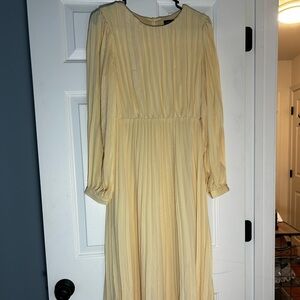 Buttercream yellow long sleeve pleated dress Vici